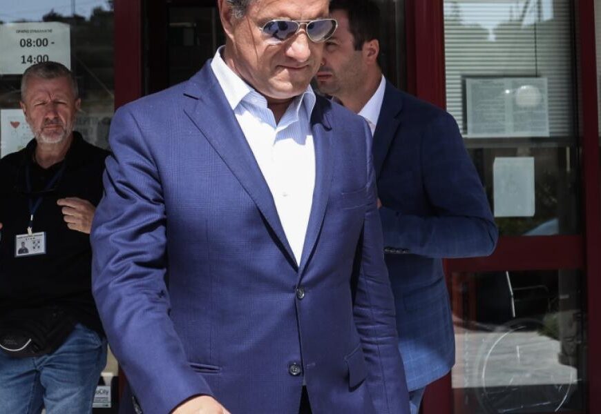 Εργασιακά / Οι ανατροπές σε ωράρια, υπερωρίες και η ποινικοποίηση της απεργίας Εργασιακά / Οι ανατροπές σε ωράρια, υπερωρίες και η ποινικοποίηση της απεργίας