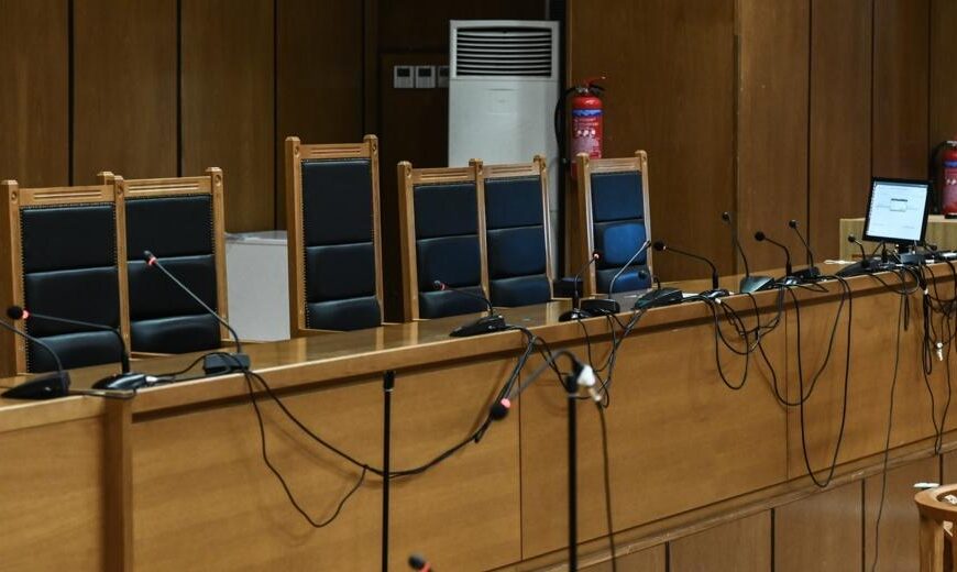 ΓΣΕΕ: μήνυση κατά του CEO που απειλούσε τους υπαλλήλους να ψηφίσουν Ν.Δ. ΓΣΕΕ: μήνυση κατά του CEO που απειλούσε τους υπαλλήλους να ψηφίσουν Ν.Δ.