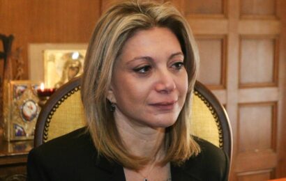 Μαρία Καρυστιανού: Ανοιχτή επιστολή σε Μητσοτάκη με δύο ερωτήματα για τα Τέμπη: Εάν δεν απαντήσετε, υποβάλετε την παραίτησή σας
