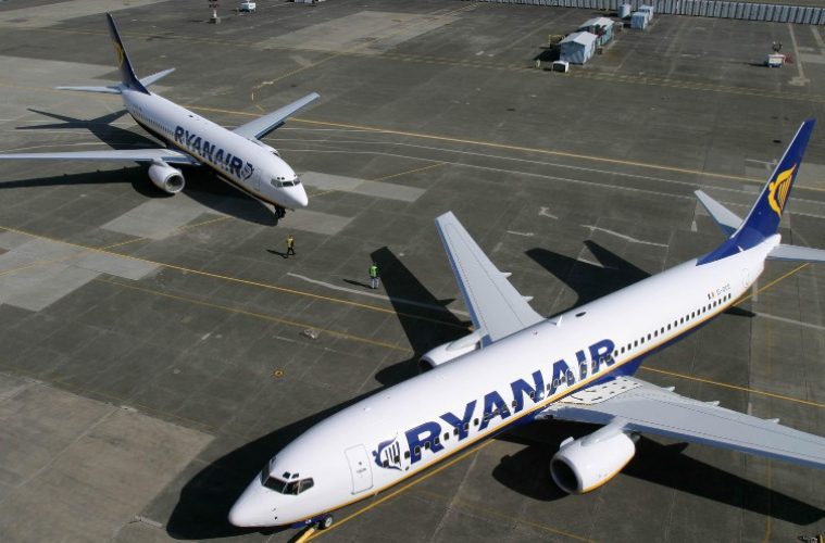 Ryanair: Το «θαύμα» του χαμηλού κόστους και το απεργιακό πνεύμα των Χριστουγέννων