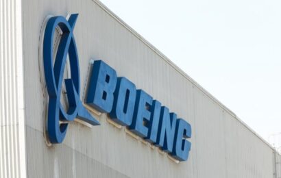 Αυξήσεις 38% στους μισθούς των εργαζόμενων Boeing – Τέλος στην απεργία μετά από 7 εβδομάδες